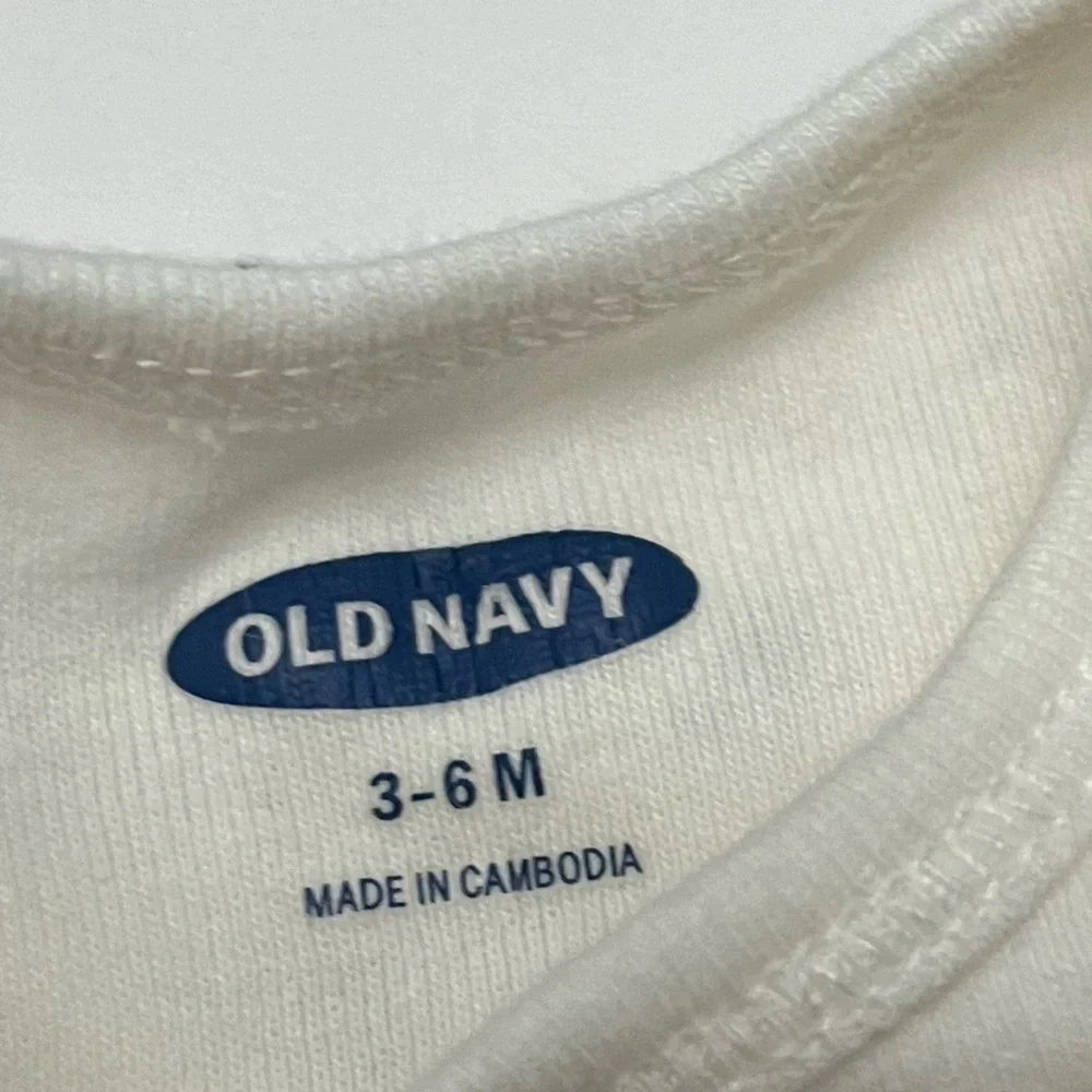 Old Navy • Baby 4 Pack Onesies Camo, I Love Milk